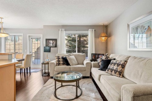 18 Hidden Creek Rise Nw, Calgary, AB - Indoor Photo Showing Living Room