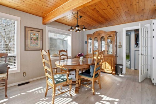 707 7 Street, Ross Haven, AB - Indoor Photo Showing Dining Room