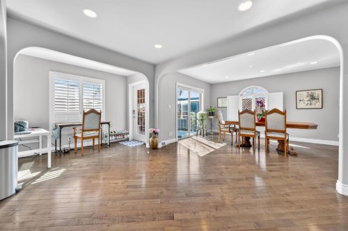 1027 75 Avenue Sw, Calgary, AB - Indoor