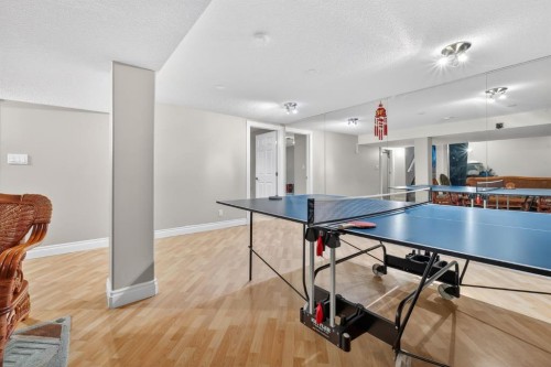 1027 75 Avenue Sw, Calgary, AB - Indoor Photo Showing Other Room
