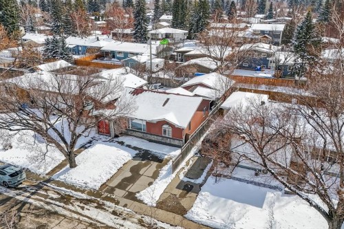 1027 75 Avenue Sw, Calgary, AB - Outdoor