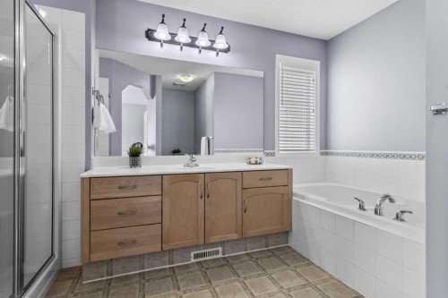 37 Evansbrooke Park Nw, Calgary, AB - Indoor Photo Showing Bathroom