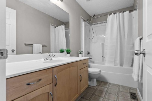 37 Evansbrooke Park Nw, Calgary, AB - Indoor Photo Showing Bathroom