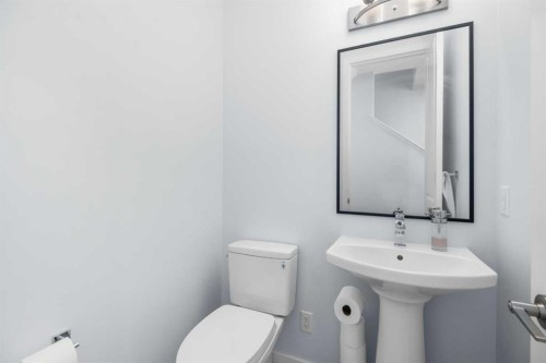 158 Magnolia Path Se, Calgary, AB - Indoor Photo Showing Bathroom