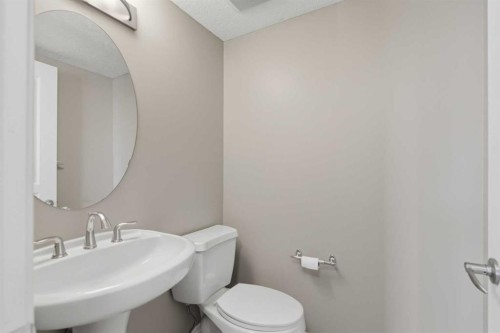 61 Sage Meadows Terrace Nw, Calgary, AB - Indoor Photo Showing Bathroom