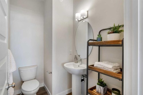 434 South Shore Drive, Chestermere, AB - Indoor Photo Showing Bathroom