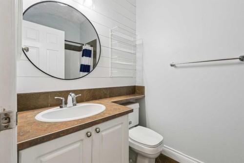 225 Somerset Drive Sw, Calgary, AB - Indoor Photo Showing Bathroom