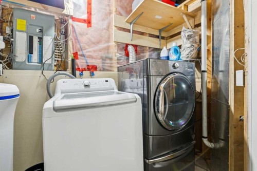 225 Somerset Drive Sw, Calgary, AB - Indoor Photo Showing Laundry Room