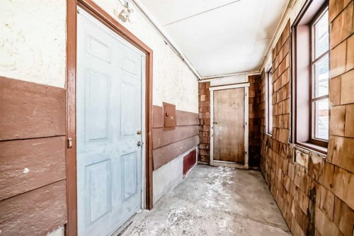 2007 Cottonwood Crescent Se, Calgary, AB - Indoor Photo Showing Other Room