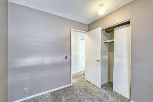 3523 48 Street Ne, Calgary, AB - Indoor Photo Showing Other Room