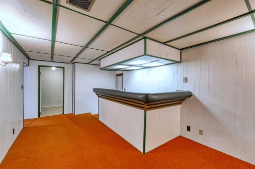 3523 48 Street Ne, Calgary, AB - Indoor Photo Showing Other Room