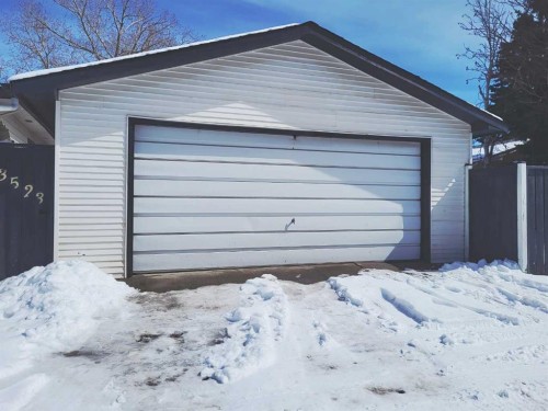 3523 48 Street Ne, Calgary, AB - Outdoor