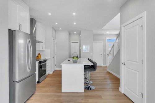 390 South Shore Drive, Chestermere, AB - Indoor Photo Showing Kitchen