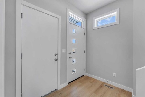 390 South Shore Drive, Chestermere, AB - Indoor Photo Showing Other Room
