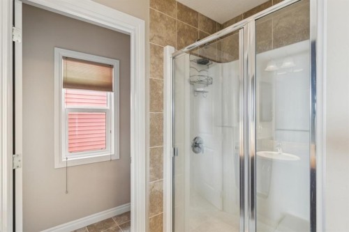 7 Cooperstown Place Sw, Airdrie, AB - Indoor Photo Showing Bathroom