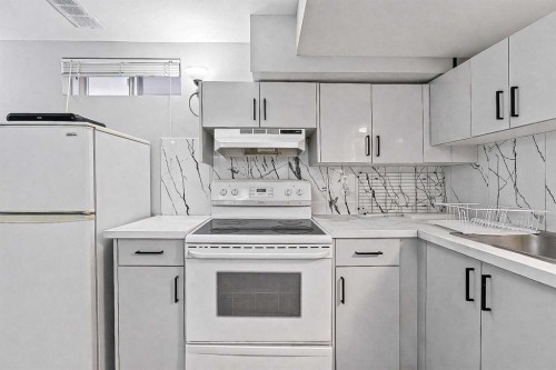 78 Martinview Crescent Ne, Calgary, AB - Indoor Photo Showing Kitchen