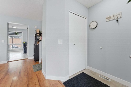 78 Martinview Crescent Ne, Calgary, AB - Indoor Photo Showing Other Room
