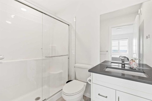86 Spring Willow Close Sw, Calgary, AB - Indoor Photo Showing Bathroom