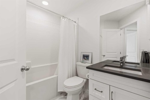 86 Spring Willow Close Sw, Calgary, AB - Indoor Photo Showing Bathroom