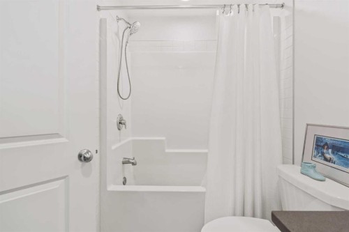 86 Spring Willow Close Sw, Calgary, AB - Indoor Photo Showing Bathroom