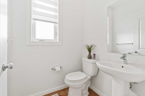 86 Spring Willow Close Sw, Calgary, AB - Indoor Photo Showing Bathroom