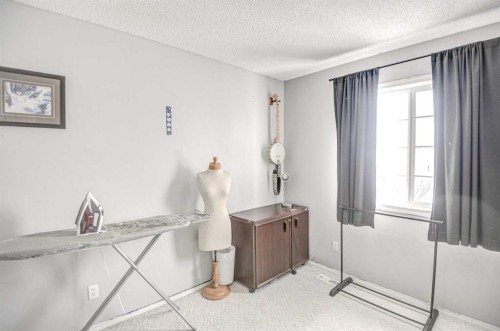 207 Crystalridge Place, Okotoks, AB - Indoor