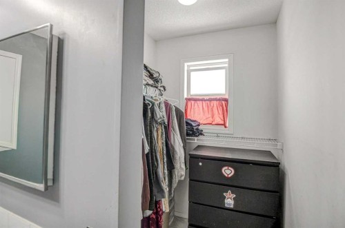 207 Crystalridge Place, Okotoks, AB - Indoor Photo Showing Other Room