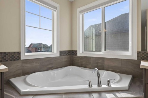 673 Marina Drive, Chestermere, AB - Indoor Photo Showing Bathroom