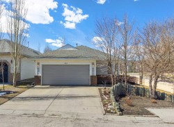444 Sierra Morena Court SW Calgary, AB T3H 3A6
