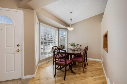17 Rocky Ridge Villas Nw, Calgary, AB - Indoor Photo Showing Dining Room