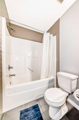 267 Auburn Meadows Place Se, Calgary, AB - Indoor Photo Showing Bathroom