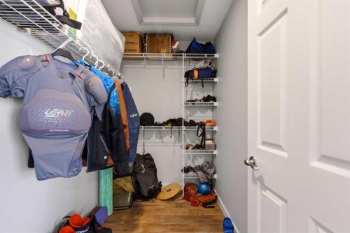 85 Cedarview Mews Sw, Calgary, AB - Indoor With Storage