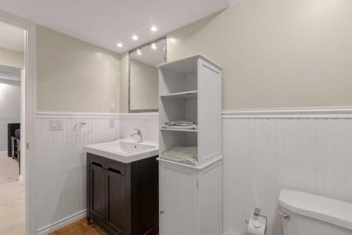 85 Cedarview Mews Sw, Calgary, AB - Indoor Photo Showing Other Room