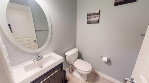 983 Auburn Bay Boulevard Se, Calgary, AB - Indoor Photo Showing Bathroom