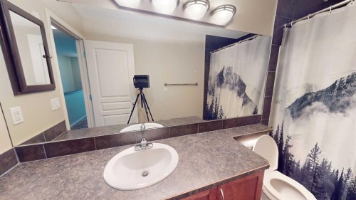 983 Auburn Bay Boulevard Se, Calgary, AB - Indoor Photo Showing Bathroom