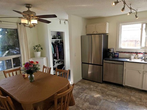 60 Erin Croft Place Se, Calgary, AB - Indoor Photo Showing Other Room