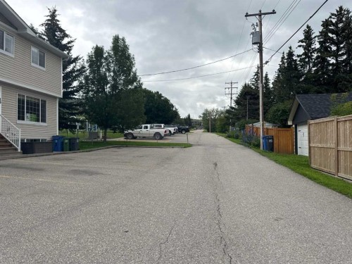 8-304 Ross Avenue, Cochrane, AB - Outdoor