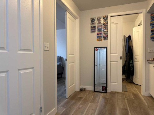 8-304 Ross Avenue, Cochrane, AB - Indoor Photo Showing Other Room