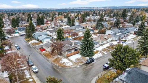 584 Woodhill Place Sw, Calgary, AB - Outdoor With View