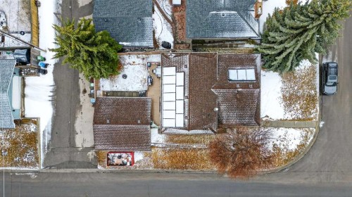 584 Woodhill Place Sw, Calgary, AB - Outdoor