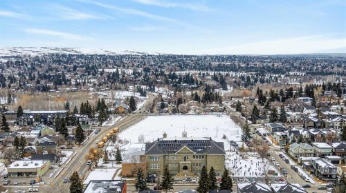 1107 19 Avenue Nw, Calgary, AB - Outdoor With View