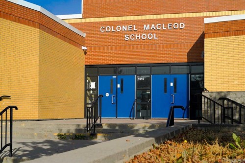 2-521 15 Avenue Ne, Calgary, AB - Outdoor