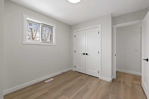 2031 24 Avenue Ne, Calgary, AB - Indoor Photo Showing Other Room