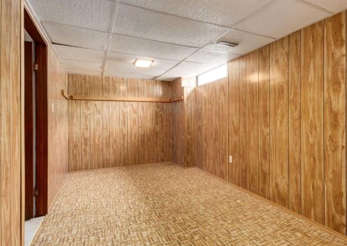 8 Castlepark Way Ne, Calgary, AB - Indoor