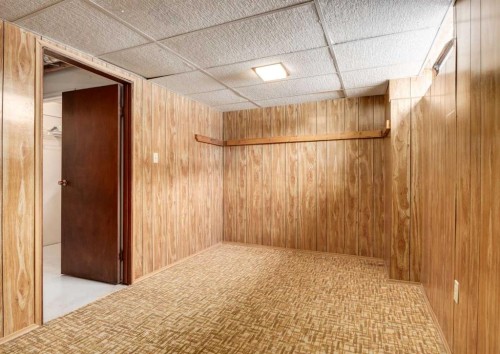 8 Castlepark Way Ne, Calgary, AB - Indoor Photo Showing Other Room