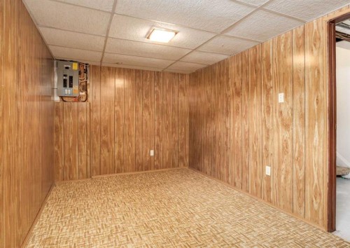 8 Castlepark Way Ne, Calgary, AB - Indoor Photo Showing Other Room