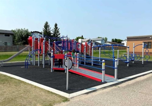 8 Castlepark Way Ne, Calgary, AB - Outdoor