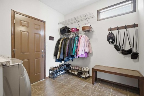 126 Pantego Way Nw, Calgary, AB - Indoor