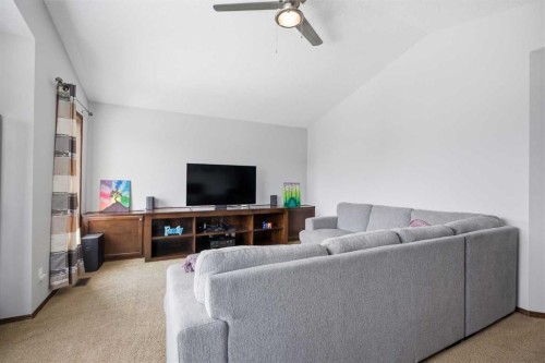 126 Pantego Way Nw, Calgary, AB - Indoor Photo Showing Living Room