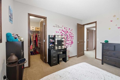 126 Pantego Way Nw, Calgary, AB - Indoor Photo Showing Bedroom